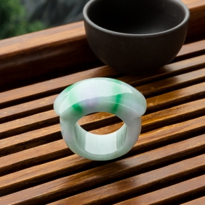 糯种春带彩翡翠指环