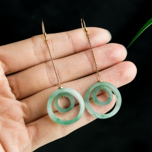 18K糯冰种飘翠翡翠耳坠