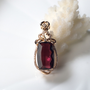 18K紫色碧玺吊坠