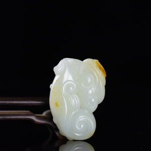 籽料和田白玉如意吊坠