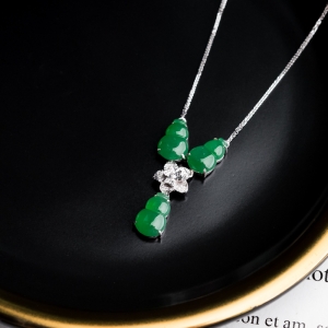 18K糯冰种翠绿翡翠福禄项链