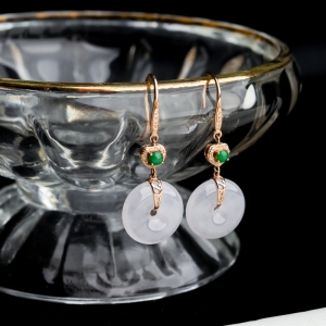 18K糯冰种翡翠耳坠