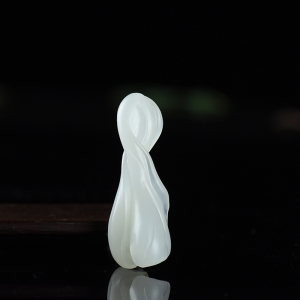 籽料和田白玉玉兰花吊坠