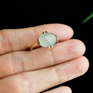 18K糯冰种淡晴水翡翠戒指