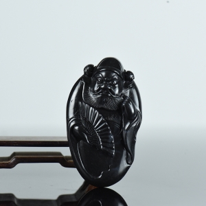 籽料和田墨玉钟馗手把件