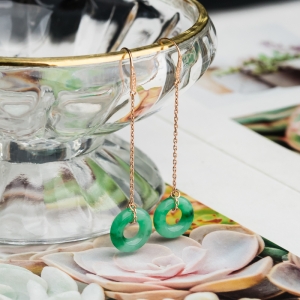 18K糯冰种飘翠翡翠耳坠