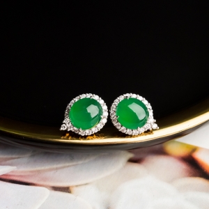 18K糯冰种翠绿翡翠耳钉