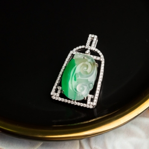 18K冰种黄加绿翡翠如意吊坠