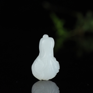 山料和田羊脂白玉百财吊坠