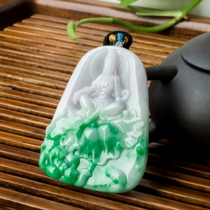 糯种春带彩翡翠观音吊坠