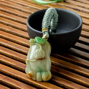糯种黄加绿翡翠知足常乐吊坠