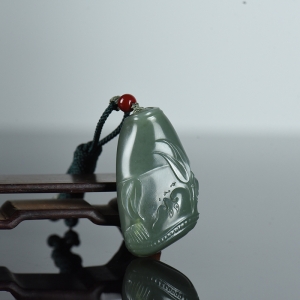 籽料和田青玉祝福吊坠