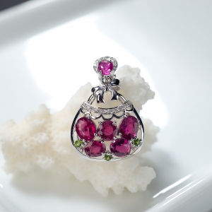 18K玫红碧玺吊坠