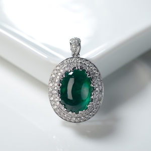 18K鲜绿祖母绿吊坠