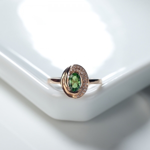 18K沙弗莱石戒指