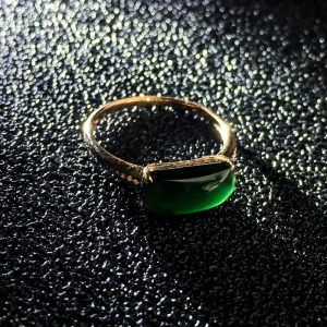 18K糯冰种墨翠戒指