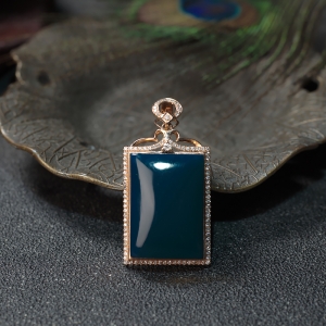 18K天空蓝多米蓝珀方形吊坠