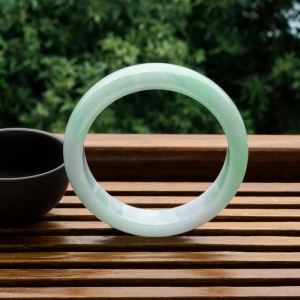 57.5mm糯冰种春带彩翡翠平安镯