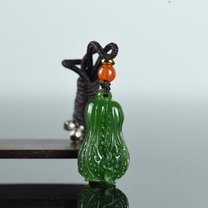 山料和田碧玉百财吊坠