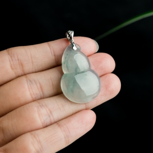 18K糯冰种飘花翡翠福禄吊坠