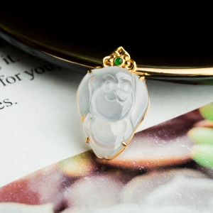 18K冰种翡翠小狗吊坠