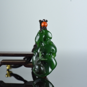 山料和田碧玉安居乐业吊坠