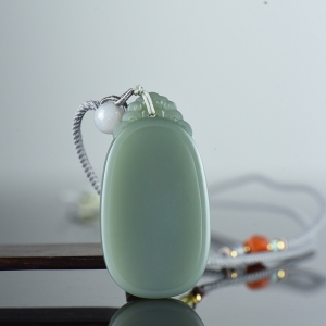 山料和田碧玉无事牌吊坠