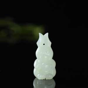 籽料和田白玉兔子吊坠