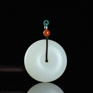 籽料和田白玉平安扣吊坠