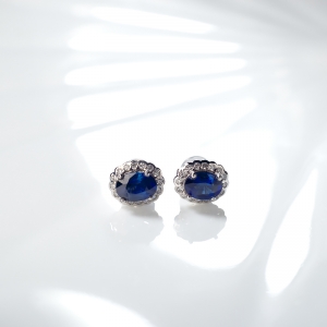 18K无烧深蓝色蓝宝石耳钉