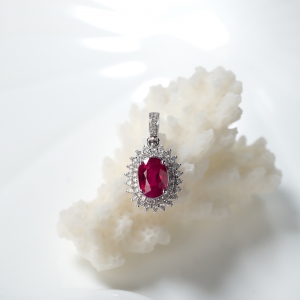 18K鸽血红红宝石吊坠