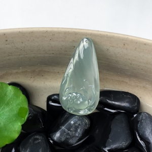 糯冰种晴水翡翠幽莲吊坠