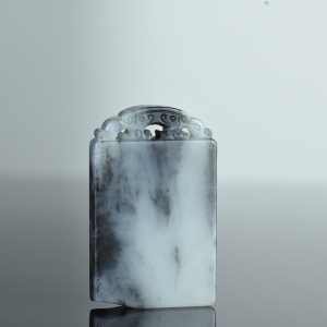 籽料和田玉青花无事牌吊坠