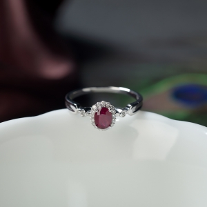 18K无烧鸽血红红宝石戒指