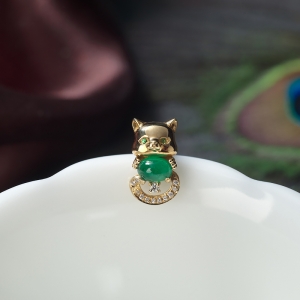18K鲜绿祖母绿猫咪吊坠