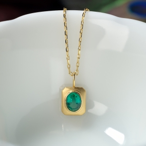 18K鲜绿祖母绿吊坠