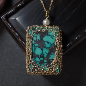 14K高瓷乌兰花蓝绿绿松石无事牌吊坠