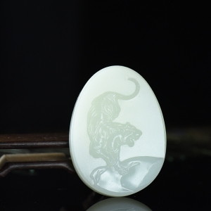 山流水料和田羊脂白玉上山虎吊坠