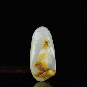 俏色籽料和田玉花开富贵吊坠