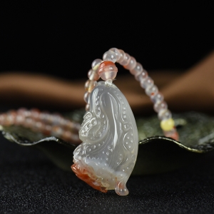 冰飘南红白菜吊坠