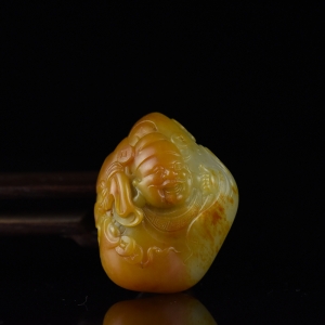 籽料和田玉财神吊坠