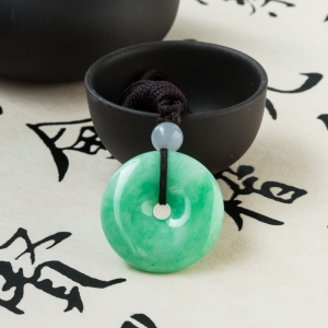 糯种豆绿翡翠平安扣吊坠