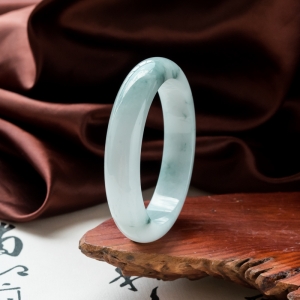 57.5mm糯冰种飘花翡翠平安镯