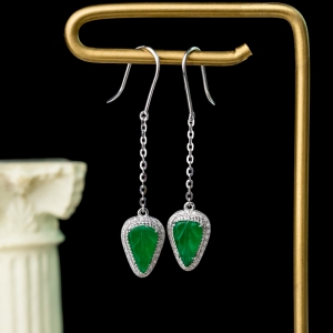 18K糯冰种翠绿翡翠金枝玉叶耳坠