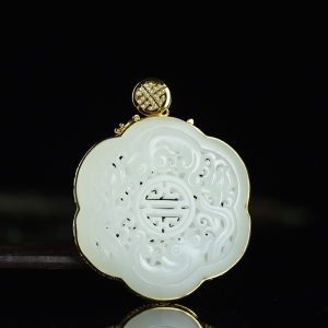 18K籽料和田白玉福寿香囊吊坠