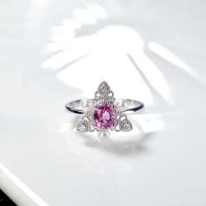 18K粉色蓝宝石戒指