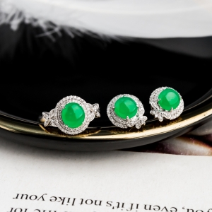 18K糯冰种翠绿翡翠耳钉/戒指套装