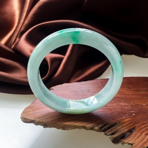 55mm糯冰种飘翠翡翠平安镯