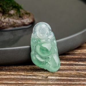 糯冰种浅绿翡翠弥勒佛吊坠