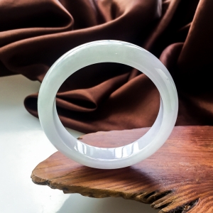 56mm糯冰种浅紫翡翠平安镯